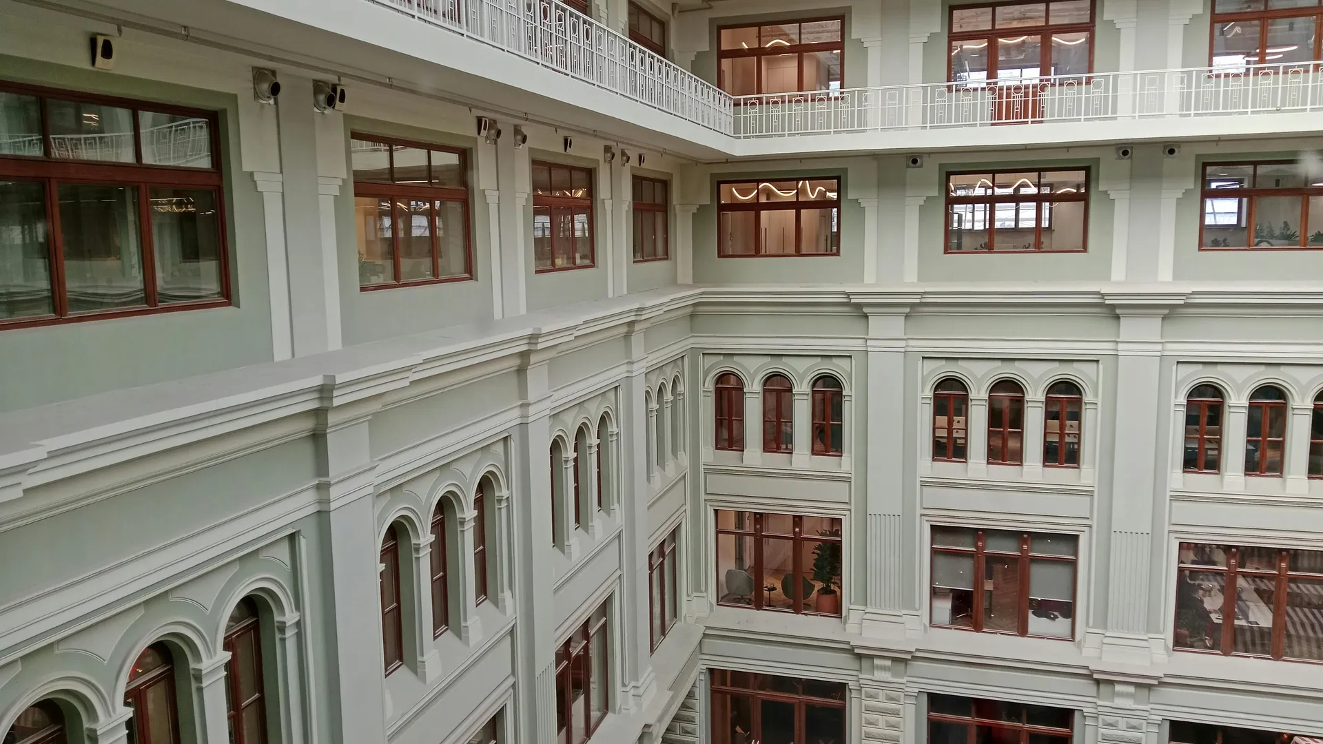 Urban courtyard landscape design with layered pathways